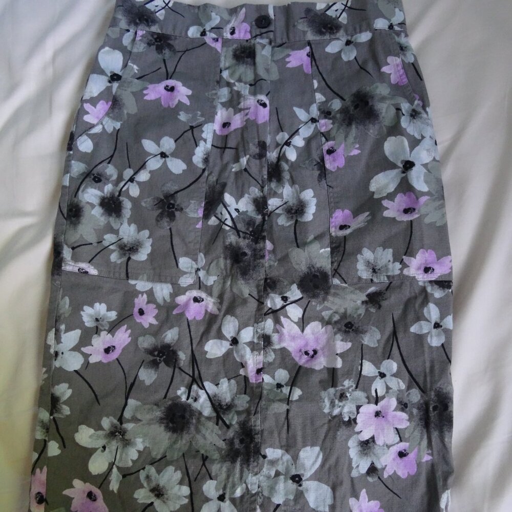 womens gray patterned skirt size 0 midi